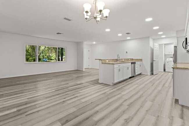 Building Photo - 1255 S Estate Point