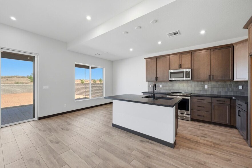 Building Photo - 5170 N Jeffers Ave