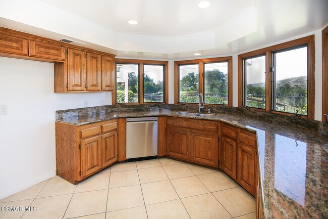 Building Photo - 4554 Rayburn St