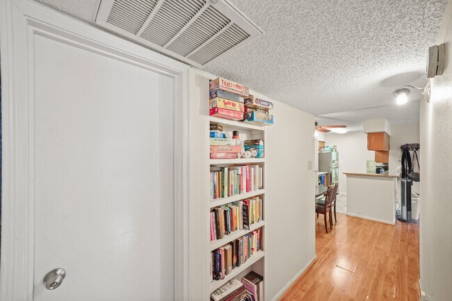 Building Photo - 2120 El Paseo St