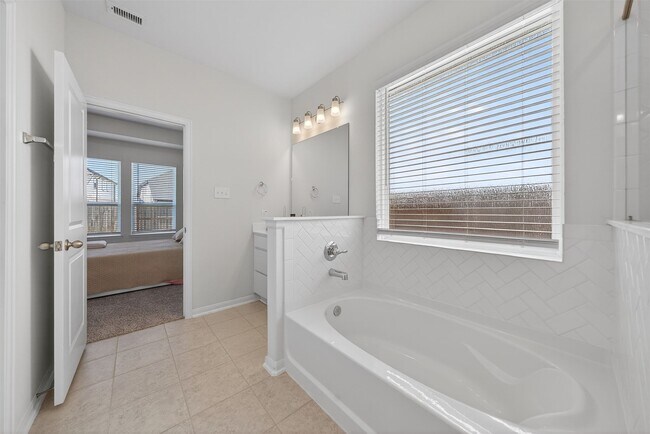 Building Photo - 2456 Solaris Bnd Dr