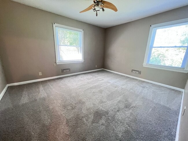 Building Photo - East Grand Rapids Schools - 4 bedroom home
