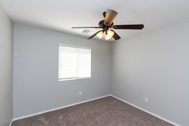 Building Photo - 31569 N Sundown Dr