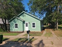 Building Photo - 1104 SW 7th Ave