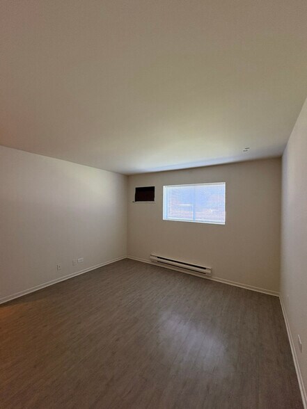 Building Photo - 1332 Geneva Dr