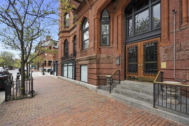 Building Photo - 271 Dartmouth St