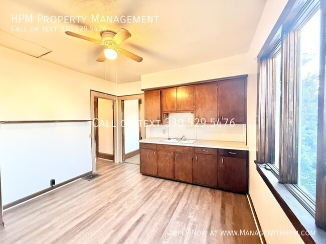 Building Photo - 2300 9th St SW