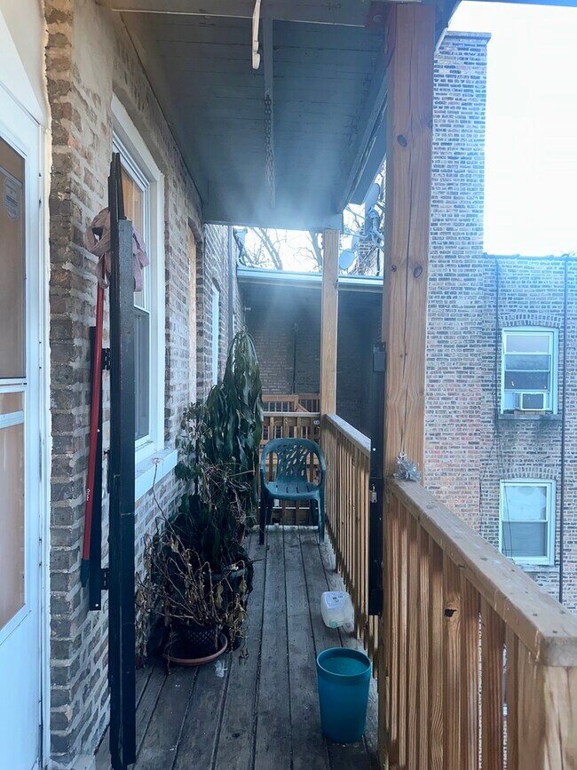 Building Photo - 3752 W Giddings St