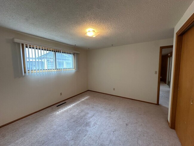 Building Photo - 61456 Brosterhous Road