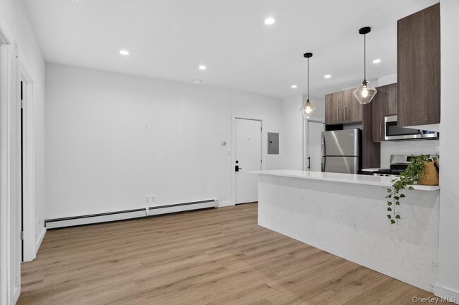 Building Photo - 91 Mineola Blvd