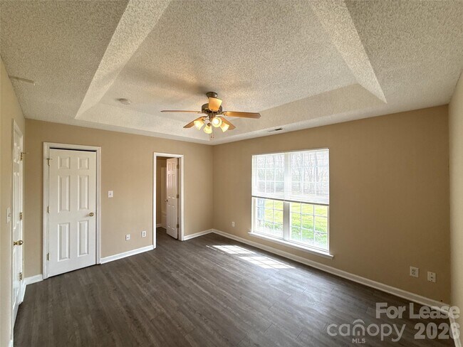 Building Photo - 507 Shafter Ct