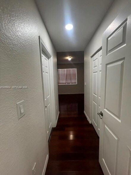 Building Photo - 5030 SW 126th Ave