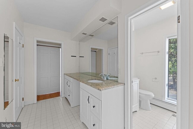 Building Photo - 901 Walker Rd