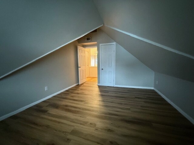 Building Photo - Cozy and Affordable 2 BED 1 BATH with a bonus office space!