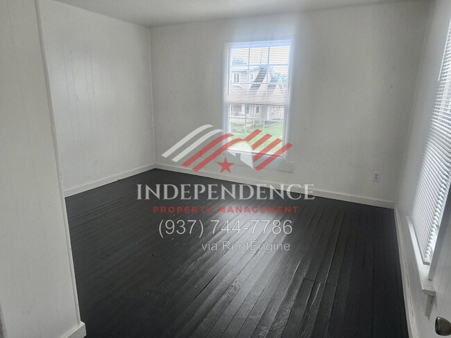 Building Photo - 721 E Pearl St