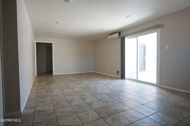 Building Photo - 6201 Tesuque Dr