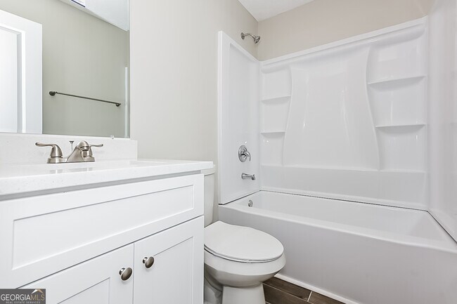 Building Photo - 350 Summer Hill Cir