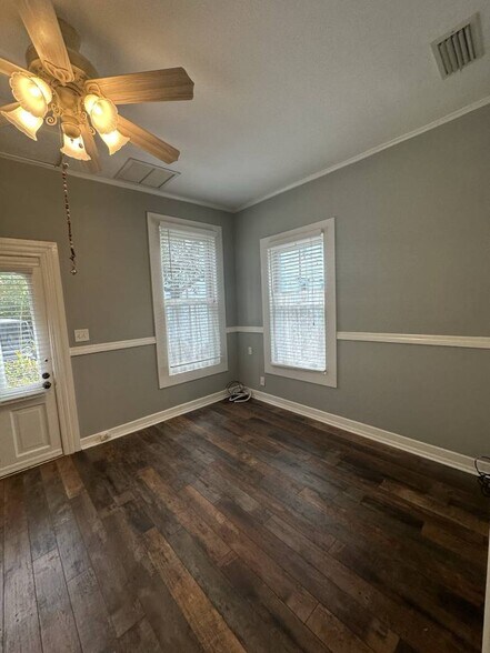 Bedroom/living - 169 Oneida St