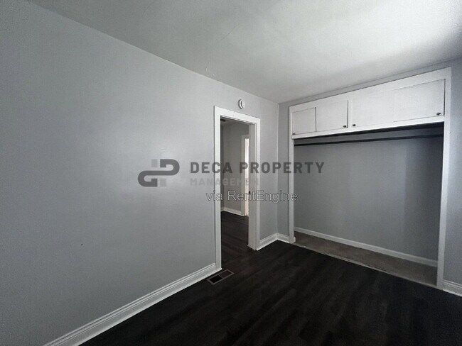 Building Photo - 7026 Bancroft Ave