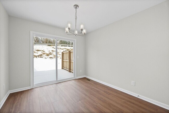 Building Photo - 839 Cumberland Dr