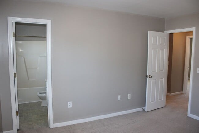 Building Photo - Modern Townhome in Havelock