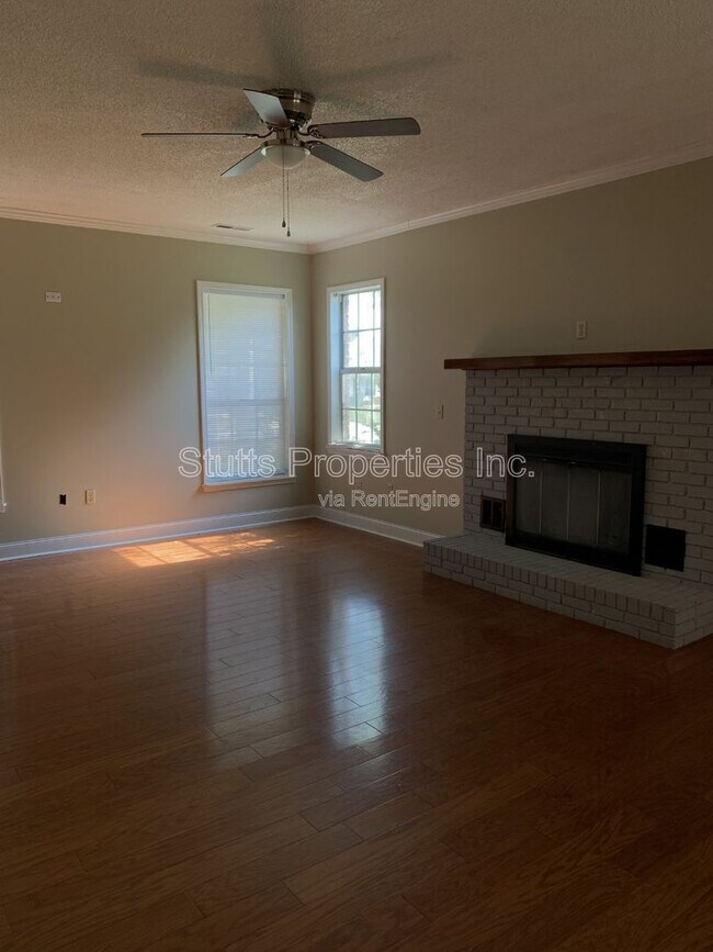 Building Photo - 97 N Bailey Springs Dr