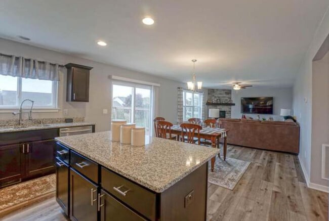 Building Photo - 1200 Juniper Ln