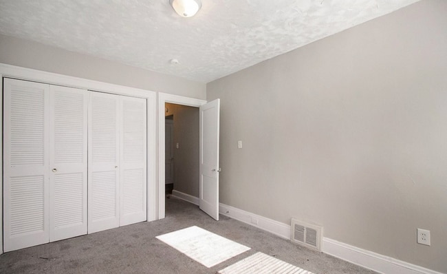 Building Photo - 12904 Thornhurst Ave