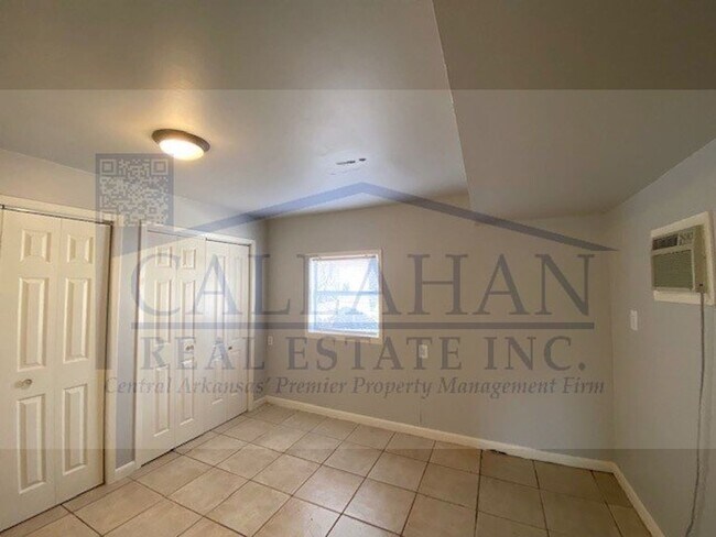Building Photo - Park Hill Bungalow