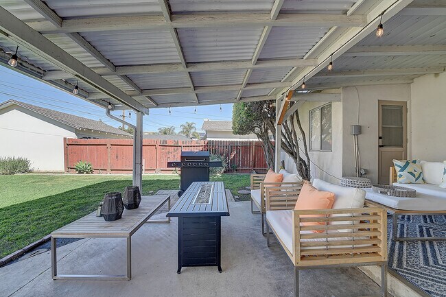 Building Photo - 444 N Shattuck Pl