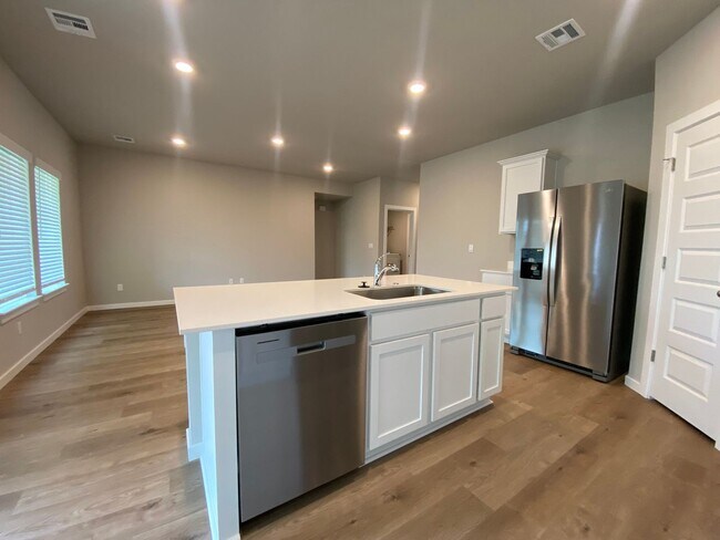 Building Photo - Welcome to your dream rental!!