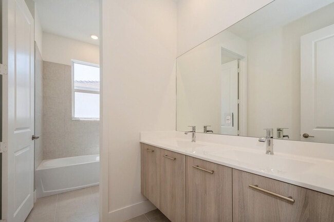 Building Photo - 12290 SW 44th Ct