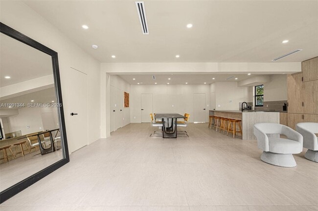 Building Photo - 4721 NW 6th Ave