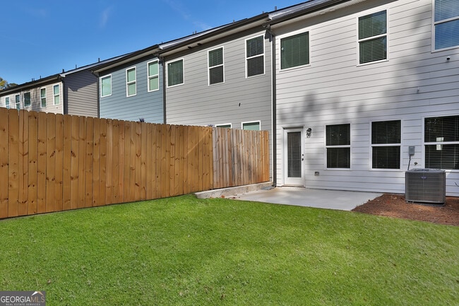 Building Photo - 3400 Highbury Way