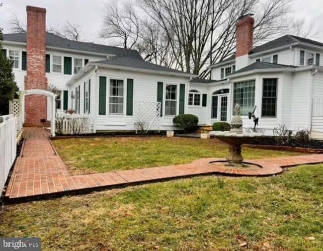 Building Photo - 16451 Elmwood Farm Rd