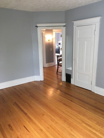 Building Photo - 1115 Monroe Ave