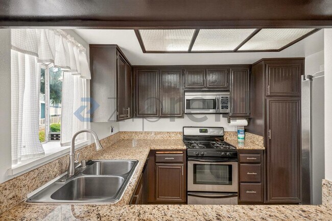 Building Photo - 26854 Claudette St