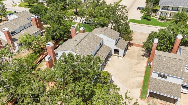 Building Photo - 1500 Olympia Way