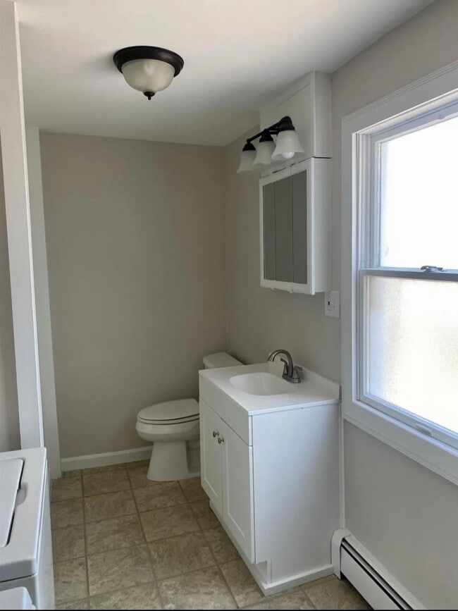 Building Photo - 14 Springfield Ct