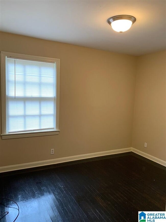 Building Photo - 8132 10th Ave S