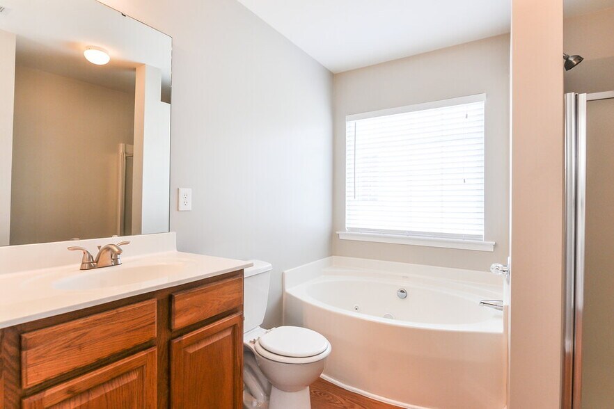 Building Photo - 4028 Oatgrass Ln