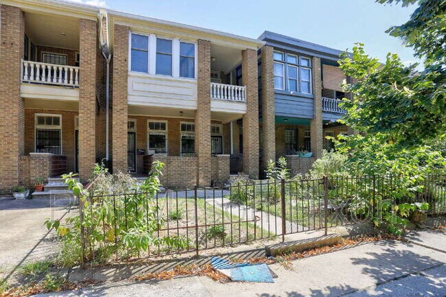Primary Photo - 2417 Eutaw Pl
