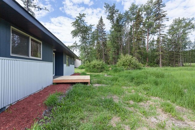 Building Photo - Gorgeous Whitefish Home