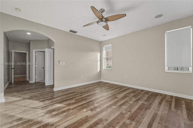 Building Photo - 2238 SW 125th Ave