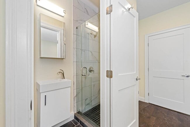 Building Photo - 70-72 Stanley Ave