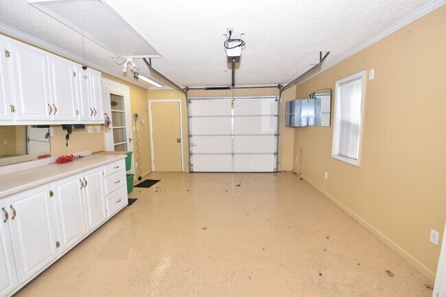Building Photo - Great 3 bedroom Ranch in Elkhart