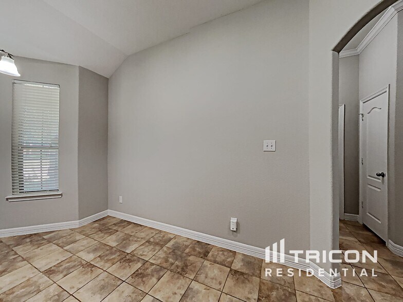 Building Photo - 7123 Durango Creek Dr