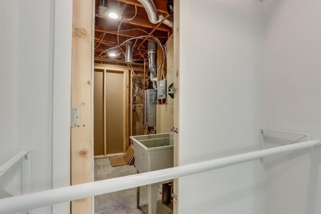 Building Photo - 7520 W Bails Ave