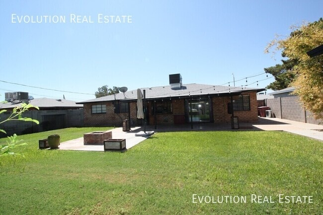 Building Photo - 7448 E Coronado Rd