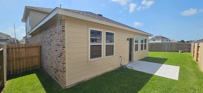 Building Photo - 8411 Bay Rdg Cir